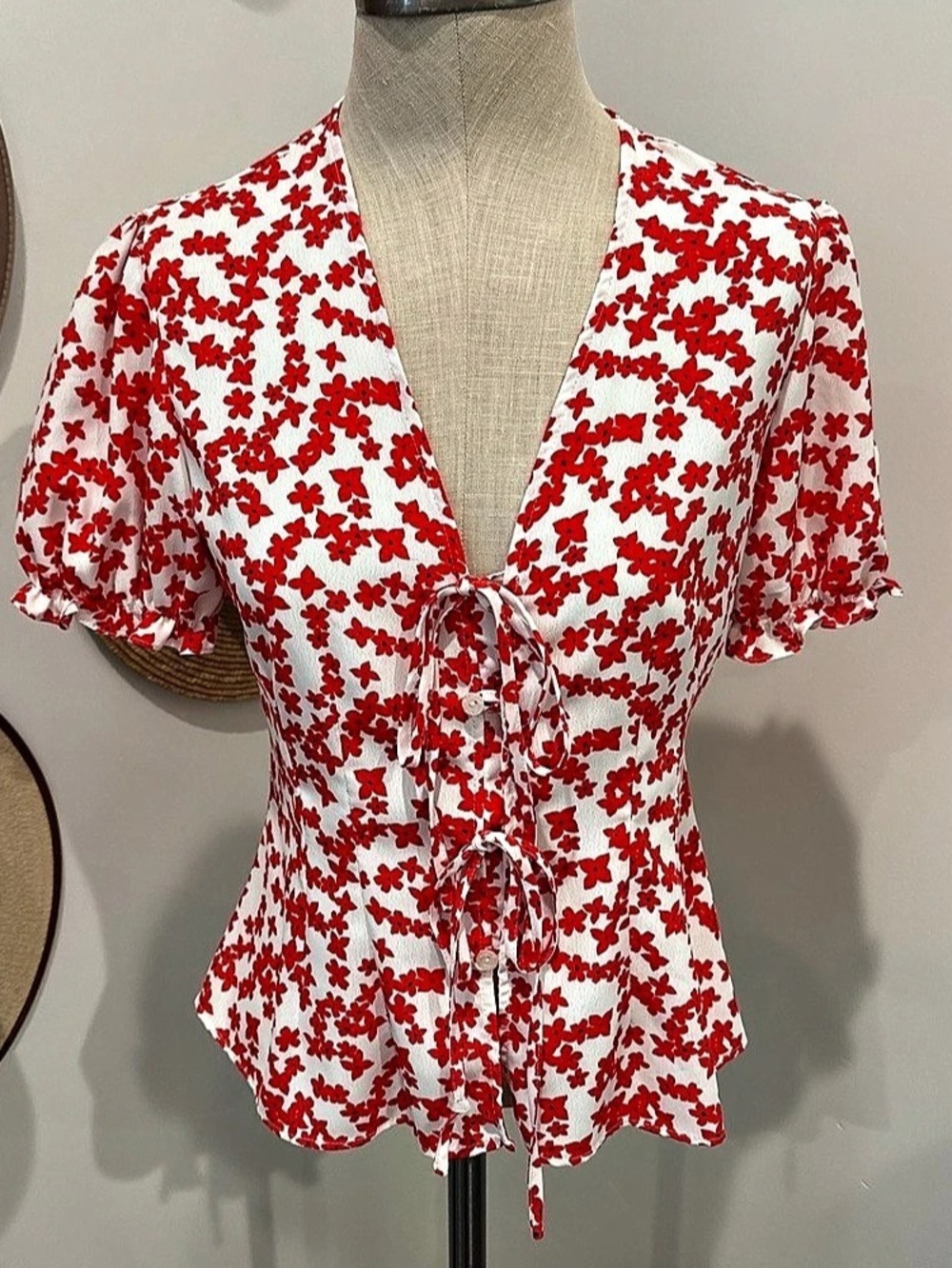 Topshop Floral Tie-Front Blouse in White & Red Like New